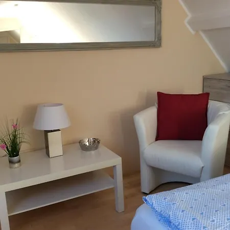 Lini In * Шверін